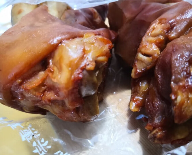 沟帮子熏猪蹄500g:"非常感谢京东商城给予的优质的服务,从仓储管理