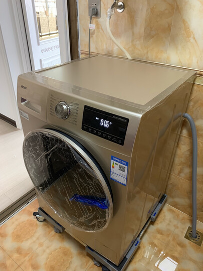 海尔xqg100-14hb30gu1jd:"洗衣机非常棒 操作简洁方便 视频是第一次洗