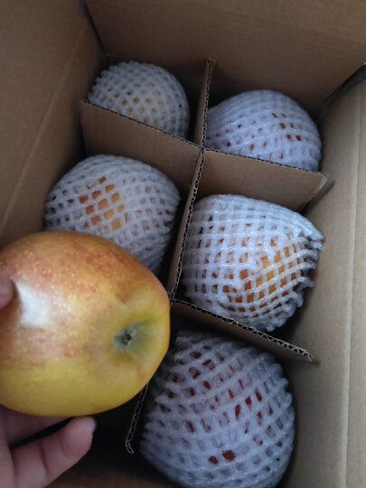 生鲜 水果 苹果 京觅艾芙果 12个  京觅艾芙果 12个 商品评价  很新鲜