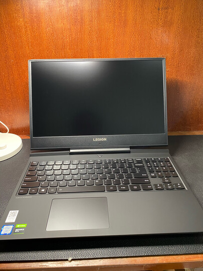 联想拯救者y7000p:"送货速度很快,包装完好,第一次用联想感觉非常不错