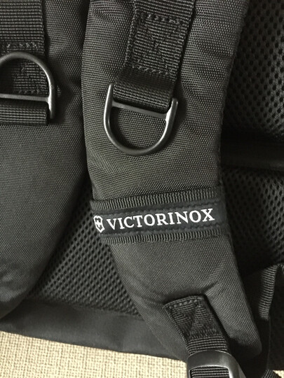 维氏品牌产品质量非常好,做工很精细,背包功能齐全,分区合理利用,大小