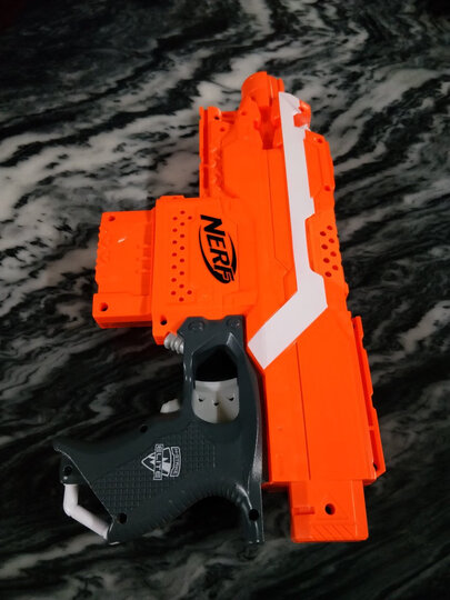 孩之宝冲锋发射器:"简称stf,是nerf软弹枪中经典的代表,其知名度是