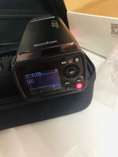 神牛(godox)ad200pro:"一直在京东上购物,一如既往的送货快,服务好