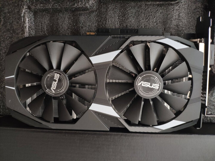 oc 1360-1380mhz 256bit gddr5 dx12 apex英雄 雪豹8g显卡游戏效果