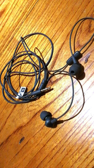 jblc200si:"做工质感:一般音质音效:还不错舒适度:比较好其他特色:配3