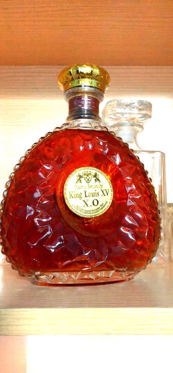 国王路易十五(king louis xv):"酒还没有喝,但看起来还不错,准备过几