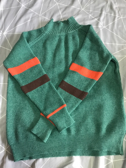 衣服和照片有色差,但是衣服还是可以的