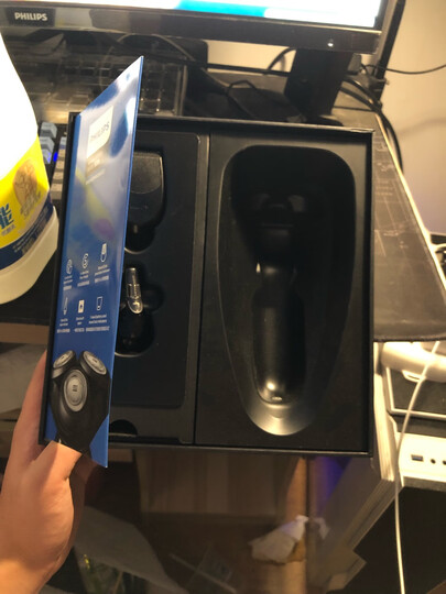 飞利浦philipss5082三刀头充电式可水洗旋转式电动剃须刀