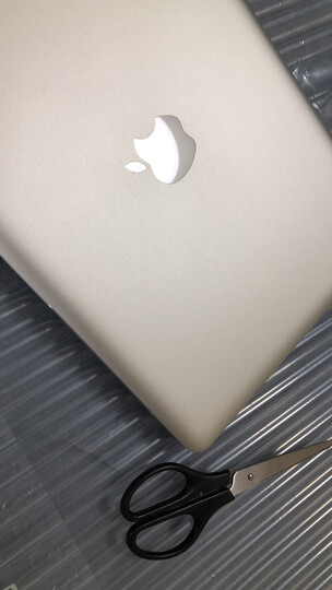 apple苹果:"挺不错的,确实是九成新的,卖家服务态度也很好,用着也挺