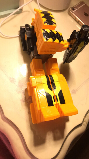 奥迪双钻巨神机器人:"这款蓝色的非常得好,孩子很喜欢收到之后就开始