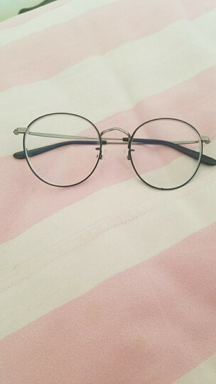 依视路(essilor)钻晶x4:"眼镜很适合,很好看,体验超级好,谢谢客服7号