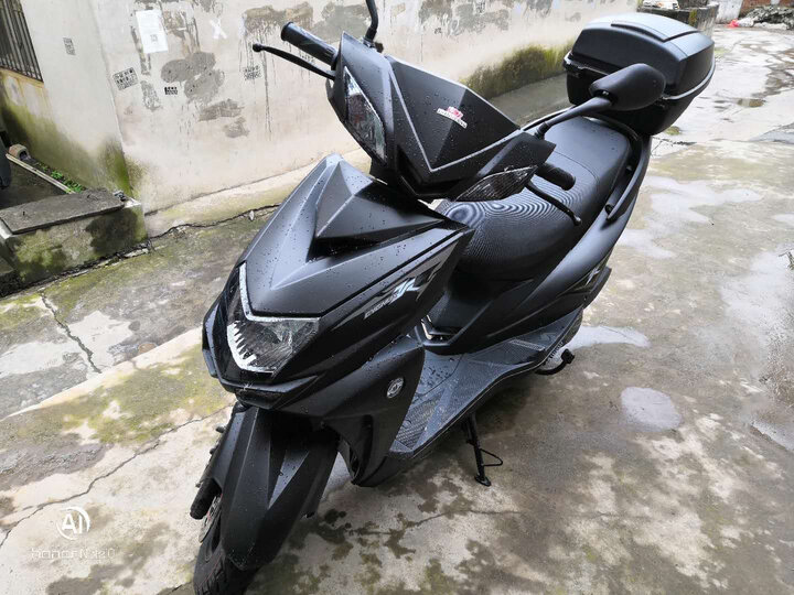 坤豪 国四电喷摩托车 尚领125cc 踏板摩托车 男女燃油车 鬼火助力车