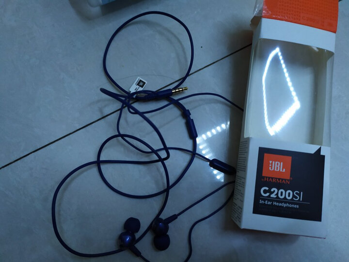 jbl c200si 入耳式耳机 金属蓝 手机 立体声 音乐耳机 运动游戏耳机