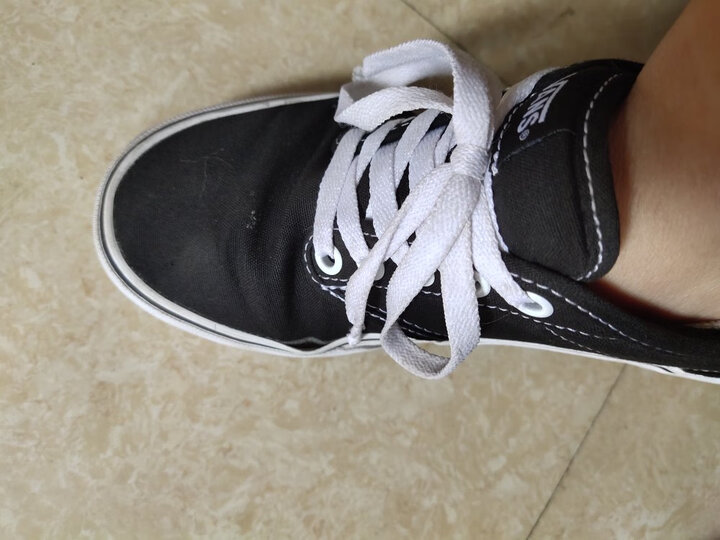 vans:"花了几百买的鞋子,穿了没几次就开胶了." - 京东