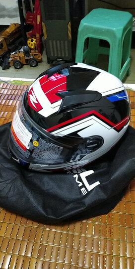 瑞狮(zeus):"冬天了,车车也换了,换个好点滴头盔,质量杠杠的,赞一个!