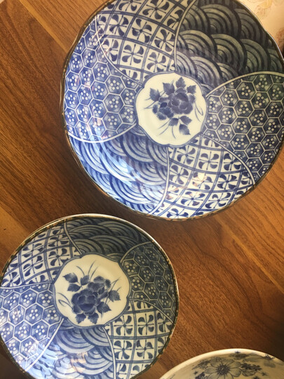 美浓烧(mino yaki):"碗和碟非常漂亮,过年可以用上新餐具了,心情也