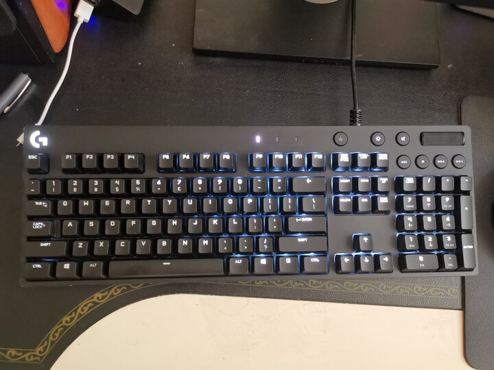 罗技g610 orion blue 背光机械游戏键盘:"另一个家里配的是海盗船的k
