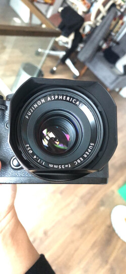 富士xf35mmf1.4 r:"这个镜头我是x-t1的,他并没有传说中的对焦速度慢.