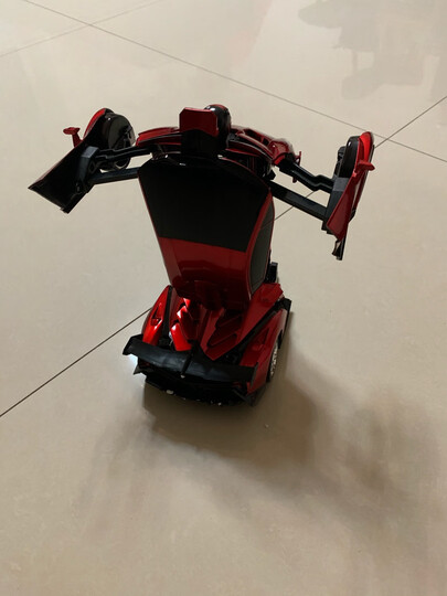 迪美遥控车变形汽车机器人模型 一键展示功能带灯光音乐可充电男孩