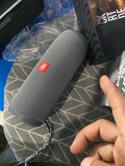 jblflip5:"外形外观:颜色完美,很喜欢的颜色.