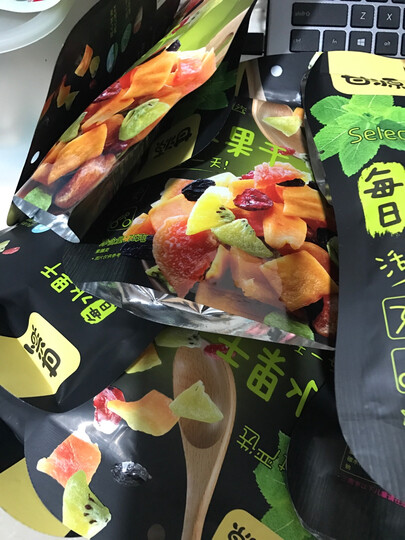 甘源混合水果干:"非常好吃,果肉都很饱满,好吃不腻,办公室小零食,好吃