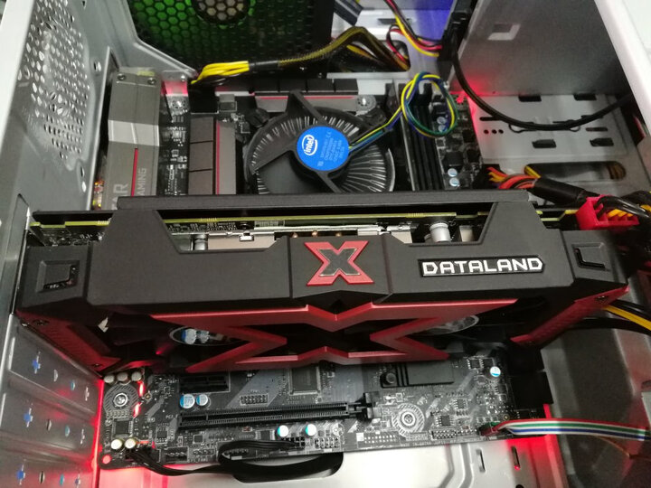 这个560xt做工精.