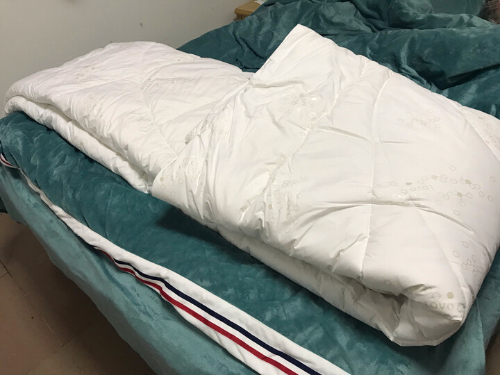 收到被子后迫不及待的.