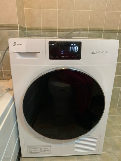 吉德d1-10:"外形很时尚很漂亮的烘干机,高大尚,声音也轻,烘浴巾毛巾