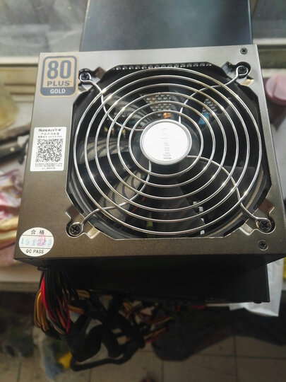 航嘉wd600k:"用了段时间,稳定,也很静音,相信大品牌的质量,稳定性能