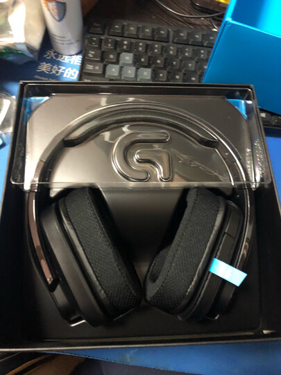 罗技(g)g633s:"双十一买的,价格便宜便宜点,看了很久了,带上感觉还行