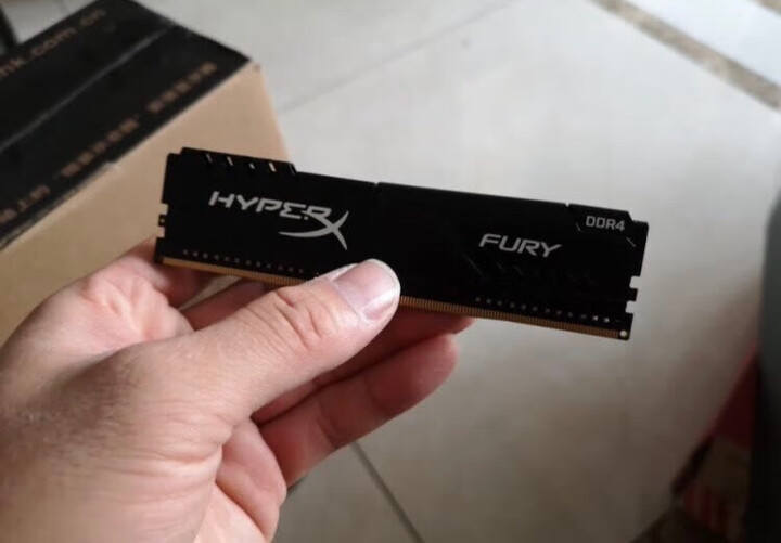 金士顿(kingston) ddr4 2666 8gb 台式机内存条 骇客神条 fury雷电