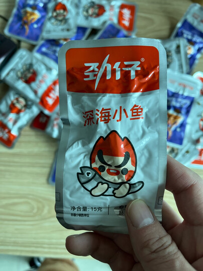 劲仔 小鱼仔零食小鱼干麻辣味 300g/盒   20包 晒单图
