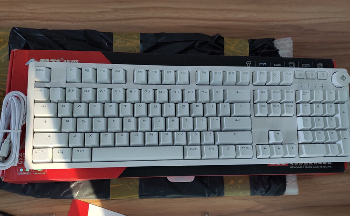 黑爵(ajazz)ak515:"东西比我想象中完美,十分的给力.值得入手.