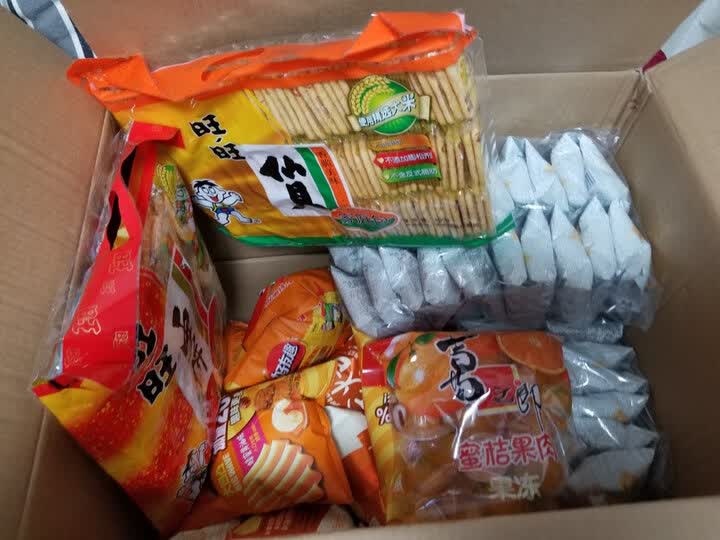 上好佳(oishi)玉米卷 膨化零食大礼包 7g*20袋每次一买就是一大堆.好