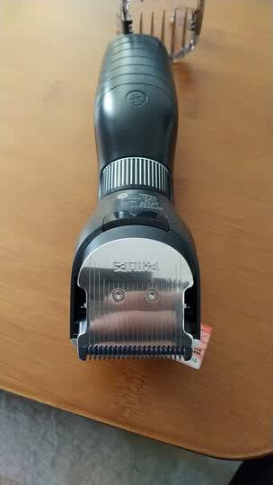 飞利浦(philips)理发器电推剪刀头声音轻,头发长度可以方便调节,使用