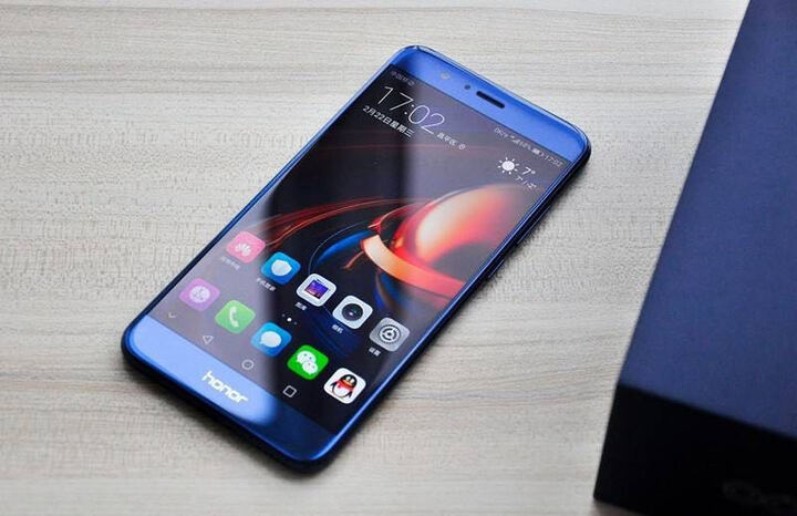 华为荣耀v9:"送朋友的,朋友觉得一般般,价格偏贵" - 京东