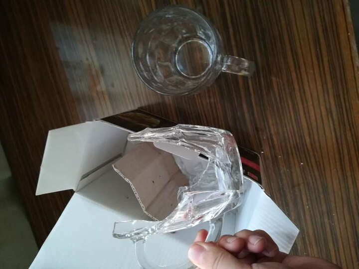 嘉鸿美居玻璃瓶:"只给两星,打碎了一个,说真的,这是我在京东购买东西