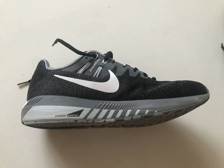 耐克849576-003:"鞋是瘦款的,建议买大一号的" - 京东