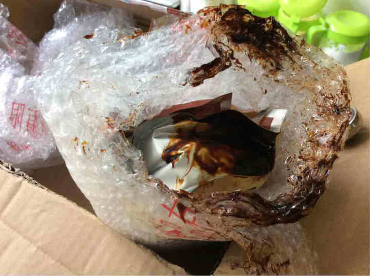 物流很好可惜鲜甜面酱包装破损了酱都流出了,破损很严重也不敢吃了