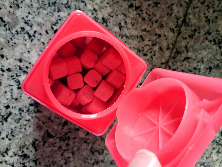 曼妥思口香糖:"方盒子挺独特的,味道也好闻." - 京东