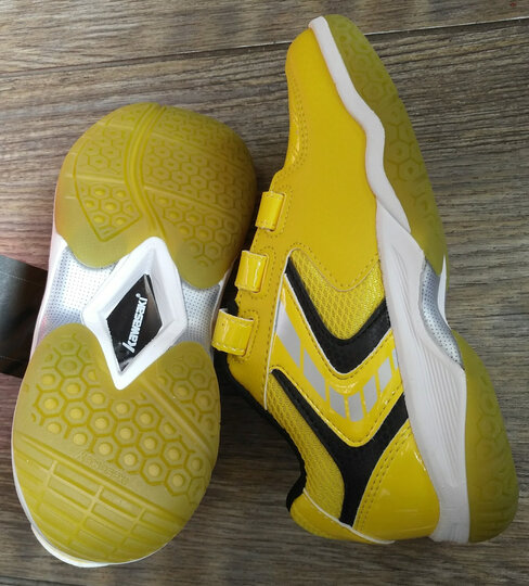 川崎(kawasaki):"鞋子质量很好,性价比很高,小孩穿着挺舒服的,满意!