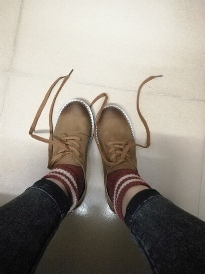 这鞋带好长好长,脚洞.