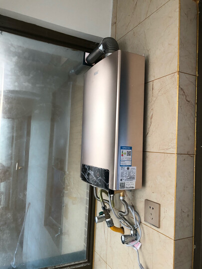 海尔jsq31-16wpt(12t):"由于房子未装修完,没有及时上传评价,师傅安装