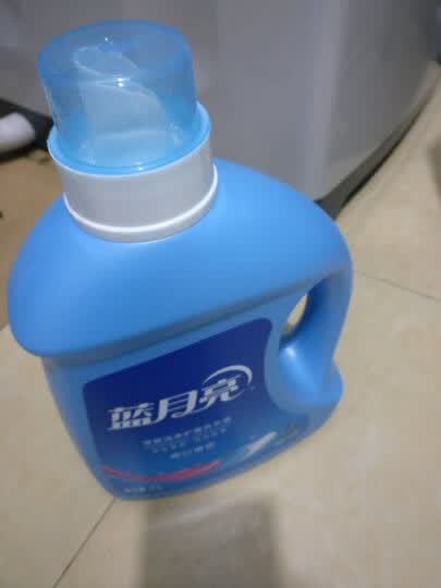 蓝月亮洗衣液:"一直都在用蓝月亮洗衣服,好用不伤衣服." - 京东