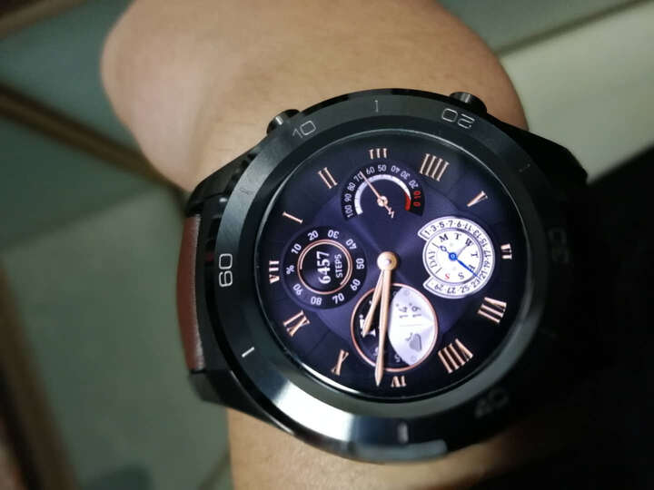 华为leo-dlxxu:"当天到货,只开蓝牙,一开始电量只够一天,四五天过后