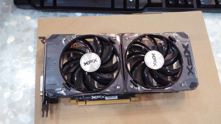 讯景r9 370 4g 黑狼 双风扇:"非常不错的显卡,显存高,性能好!