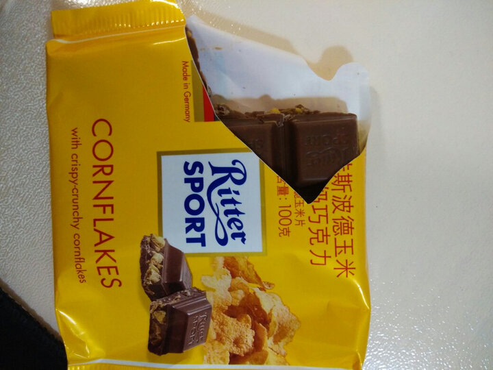 包装完好,巧克力口感偏甜,还是挺好吃的.