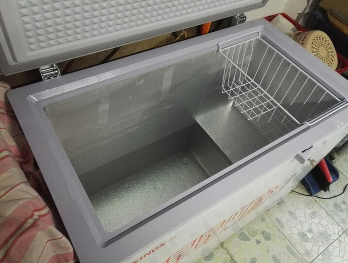 冰柜内部空间很大,保.