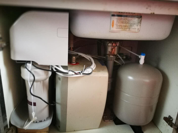 一直考虑安个净水器,终于装上了.