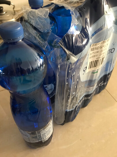 圣碧涛天然矿泉水 充气 1.5l*6:"味道很好?也很实惠的.